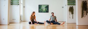 Du machst das erste Mal Yoga? - Kein Problem im Studio Coming Hooomm in 1020 Wien